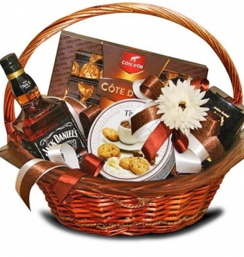 Gift Basket: Jack Daniels & Chocolates & More